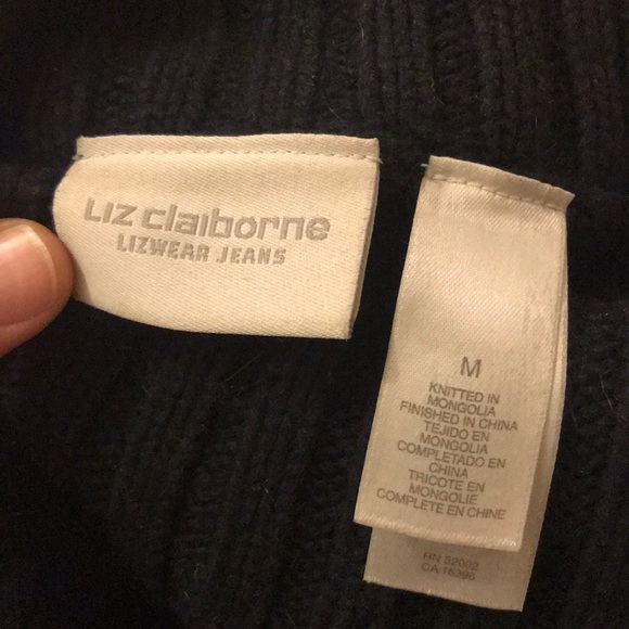 Black sweater - Picture 8 of 8